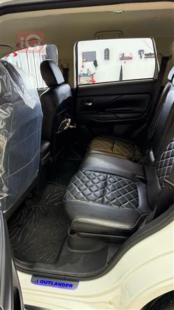 ميتسوبيشي اوتلاندر